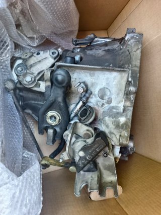 Caja de cambios Peugeot 308 (para reparar)