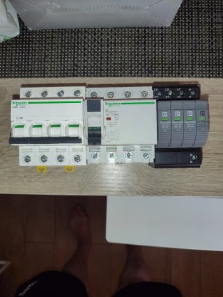 Protección contra sobretensiones Schneider