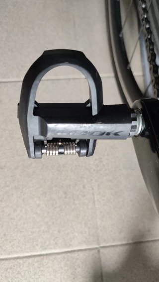 Zapatillas y calas Ciclismo T44