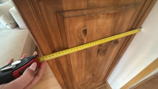 Mueble bajo de madera para salón