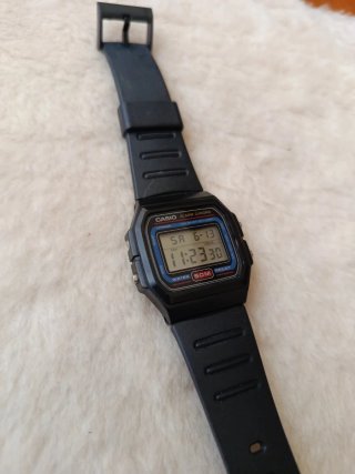 Reloj Casio W-71 Negro