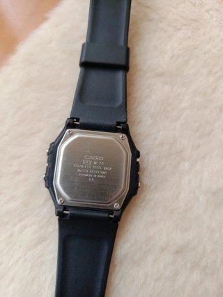 Reloj Casio W-71 Negro