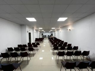 Alquilo local para conferencias cristianas