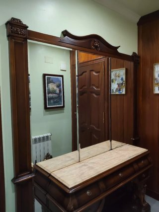 Mueble recibidor madera y mármol