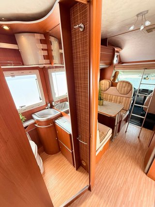 Autocaravana capuchina garaje XXL 6 plazas