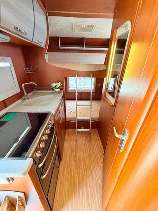 Autocaravana capuchina garaje XXL 6 plazas