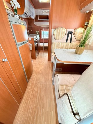 Autocaravana capuchina garaje XXL 6 plazas