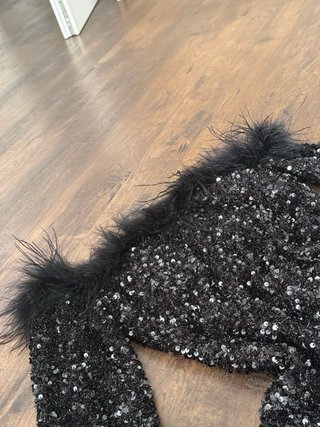 Vestido negro lentejuelas plumas ZARA