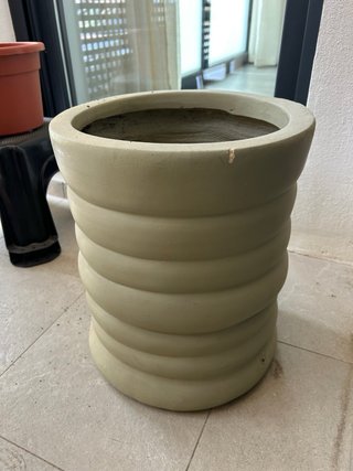 Macetero de piedra verde