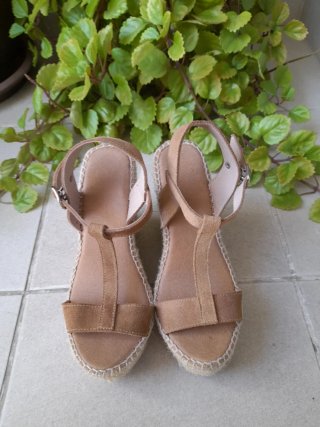 Sandalias Bimani Cuña Beige Talla 35