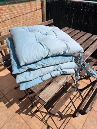 Mesa y 2 Sillas Tarno con Cojines Azules