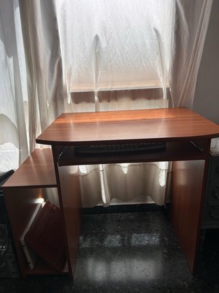 Escritorio de madera