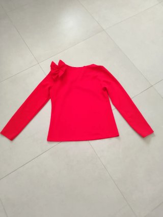 Top rojo manga larga con lazo