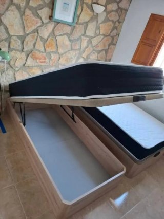Canapés de tela y madera con Colchónes