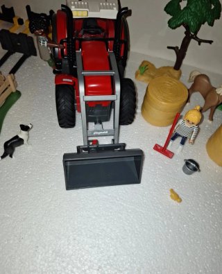 Playmobil Tractor Granja con Accesorios