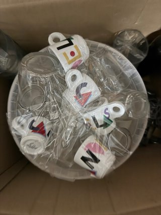 Juego de platos, vasos y envases