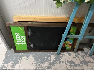 Juego de platos, vasos y envases