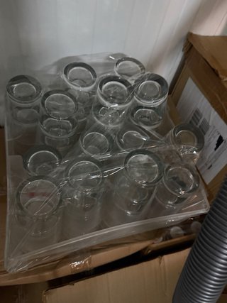 Juego de platos, vasos y envases