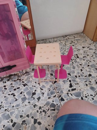 Lote Accesorios Barbie: Cocina, Armario y Mesa