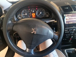 Peugeot 406 2013