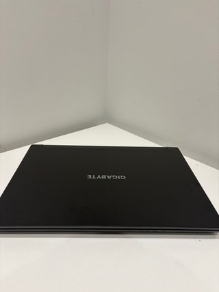Portátil Gaming Gigabyte G5 MD