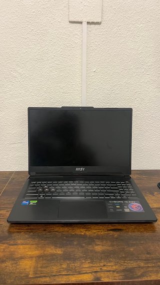 MSI Cyborg 15 A12V Portátil Negro