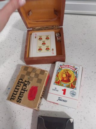 Juego de mesa cartas y dados