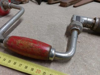 Berbiquí antiguo para taladro