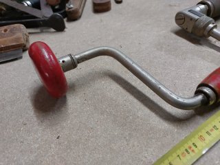 Berbiquí antiguo para taladro