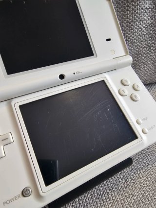 Nintendo DSi Bianca con caricatore