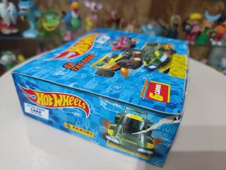 Caja 18 sobres Panini Hot Wheels On The Road