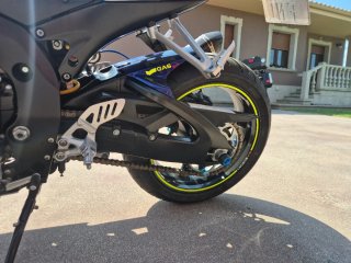 Suzuki GSXR 750 K7 Azul y Blanca