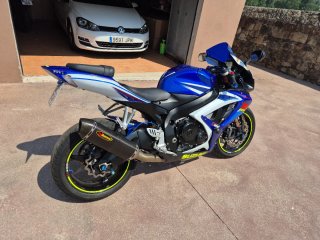 Suzuki GSXR 750 K7 Azul y Blanca