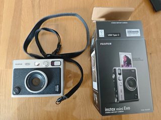 Cámara Fujifilm Instax Mini Evo Híbrida