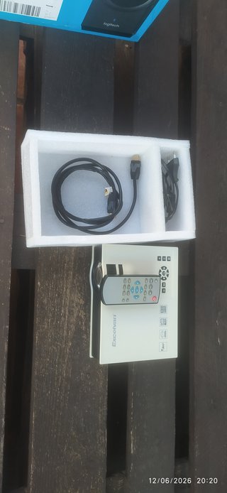 Pack Cine en Casa: Proyector + Altavoces Philips
