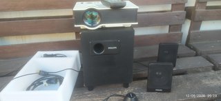 Pack Cine en Casa: Proyector + Altavoces Philips