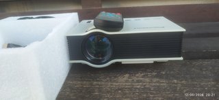 Pack Cine en Casa: Proyector + Altavoces Philips