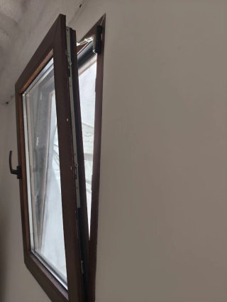 Puerta balconera y ventana PVC practicables, roble