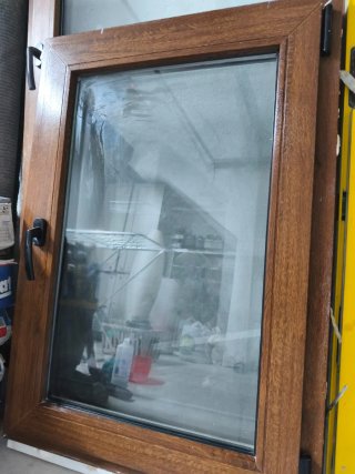 Puerta balconera y ventana PVC practicables, roble