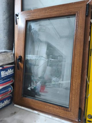 Puerta balconera y ventana PVC practicables, roble
