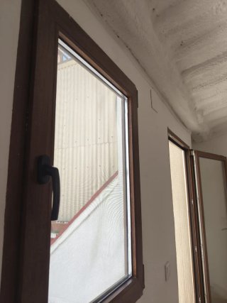 Puerta balconera y ventana PVC practicables, roble