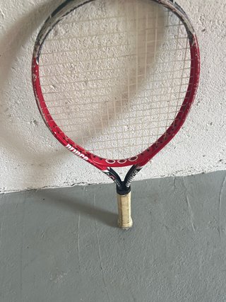 Raqueta de Tenis Prince Roja con fundas