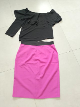 Top negro elegante con volantes