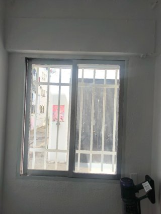 Ventana de aluminio