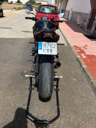 Kawasaki Z900 Negra/Morada