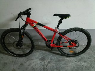 Bicicleta infantil Rockrider Roja