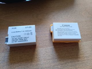 Canon EOS 700D + Disparador + Mini Trípode Hama +