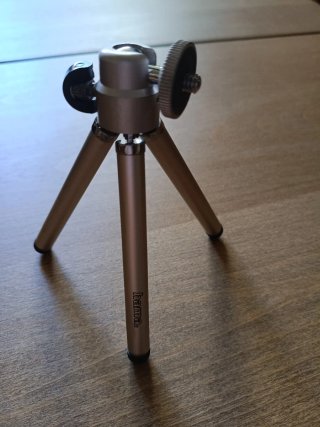Canon EOS 700D + Disparador + Mini Trípode Hama +