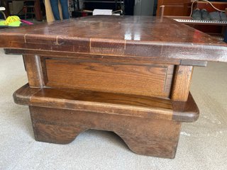 Mesa de roble macizo con cajones