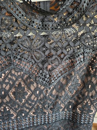 Vestido negro encaje talla M